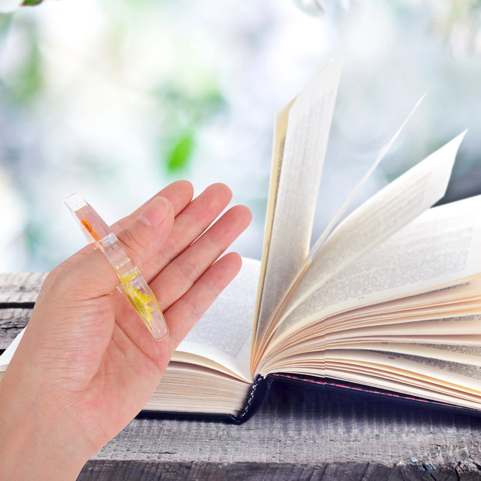 ที่คั่นหนังสือเรซิ่นใส ลายดอกไม้ ที่วางนิ้วช่วยอ่านหนังสือ ช่องใส่ดอกไม้แห้ง อุปกรณ์เสริมสำหรับหนังสือ สำหรับคนรักหนังสือ