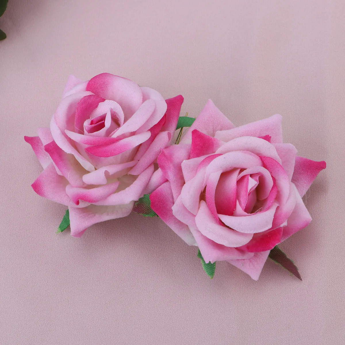 pente-de-cabelo-com-flores-rosas-acessorio-floral-rosa-elegante-para-noivas-ideal-para-festas-de-casamento-e-uso-em-piscinas-com-tema-tropical