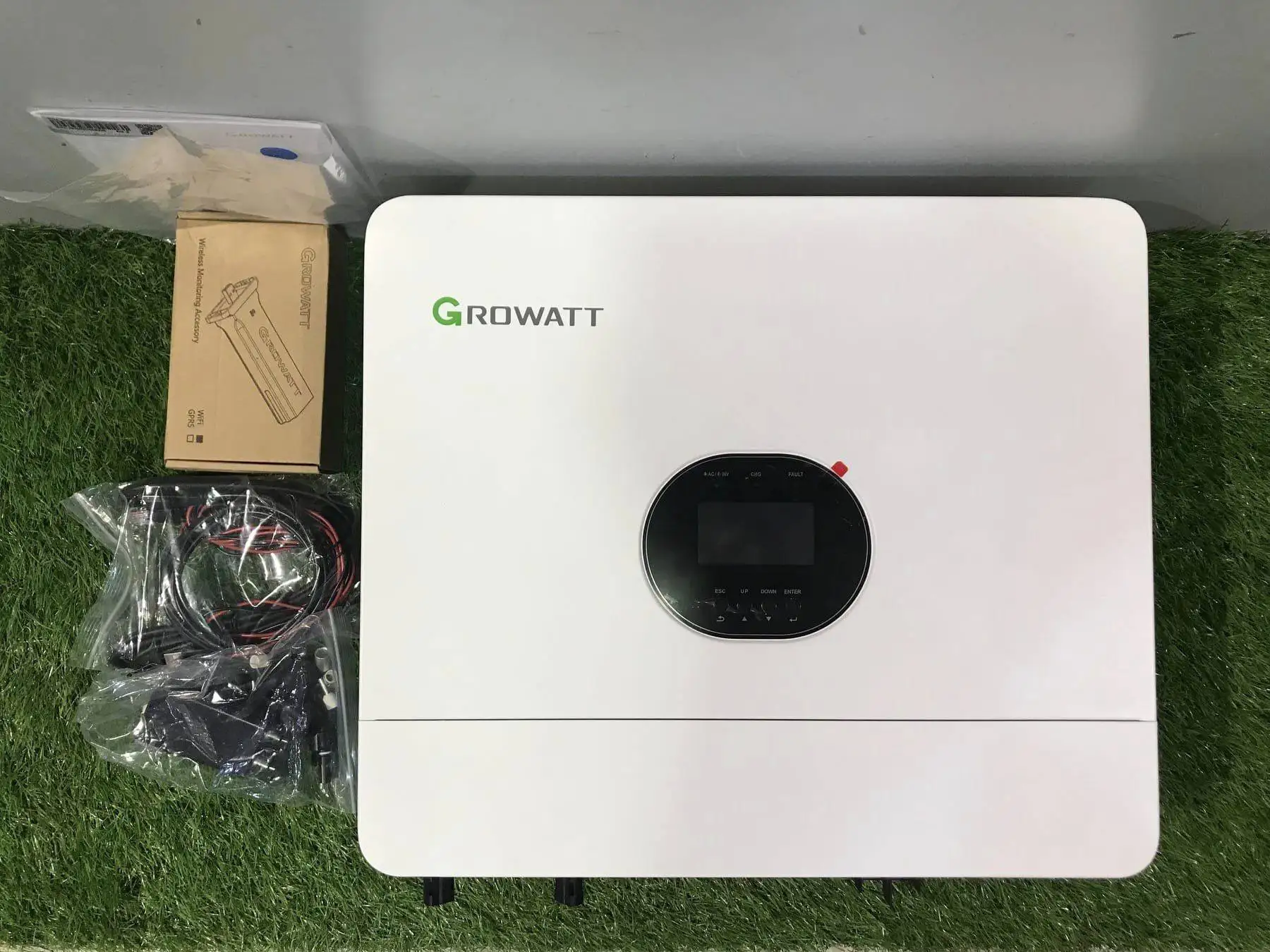 Growatt 6 Kw Solar Inverter On Off Grid Hybrid 5kw 6kw SPF 5000ES 6000ES Plus Pure Sine Wave  With Charger 6000w 48v