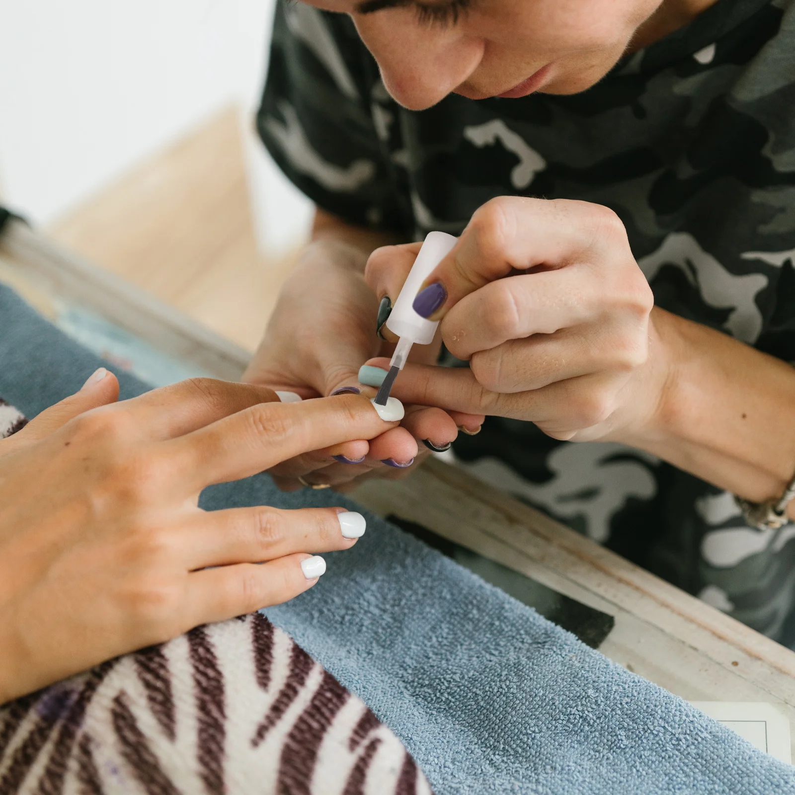 20-tampas-de-garrafa-de-esmalte-pequeno-com-escova-ajuste-perfeito-para-frascos-de-esmalte-em-gel-tampas-de-substituicao-para-amantes-da-arte-em-unhas