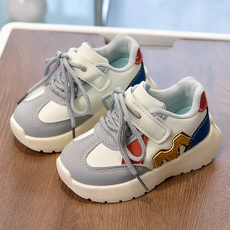 

Спортивная обувь из искусственной кожи для детей, модные кроссовки для мальчиков и девочек, эргономичные нескользящие детские кроссовки, повседневная обувь