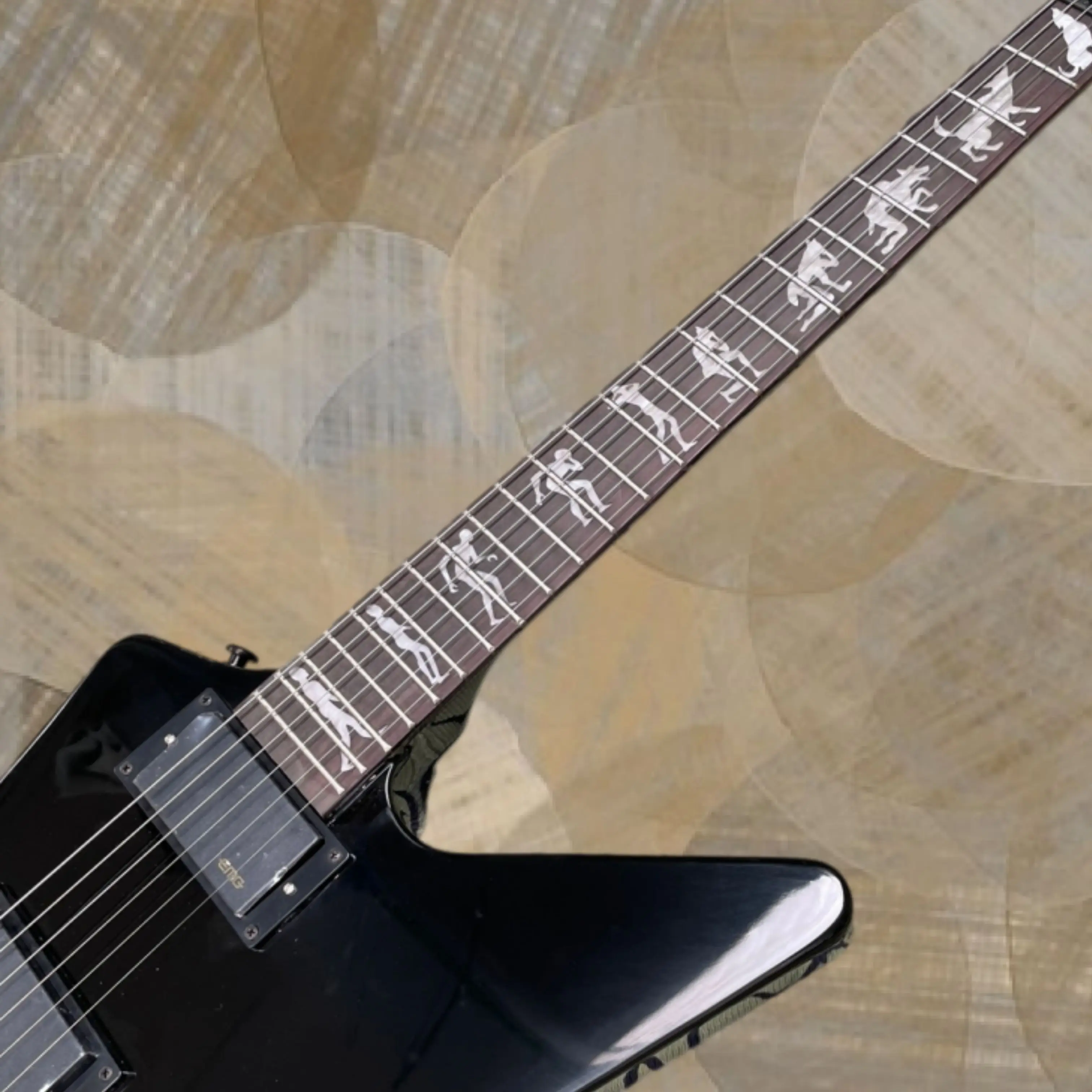 Bright Black Electric Guitar Sharp Angular Body Guitars，Art Figure Inlaid Fingerboard & Black Hardware Stage Playing Guitarra