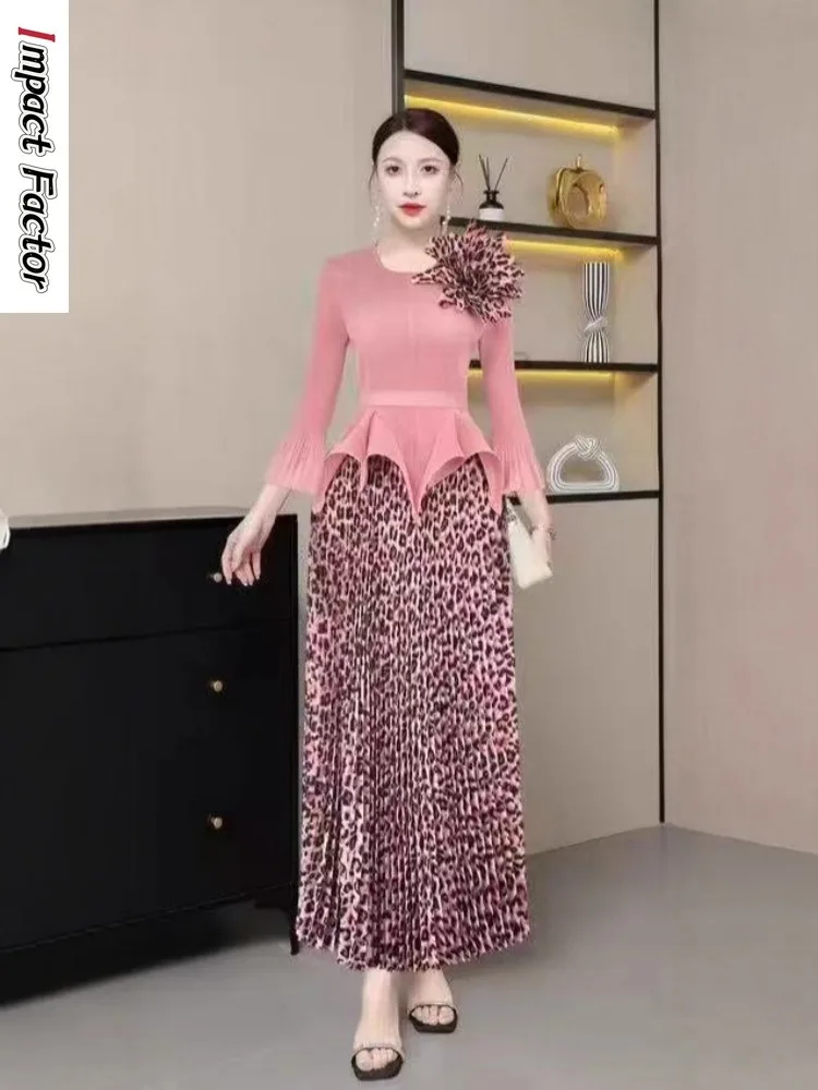 

Осенний костюм в стиле ретро с иностранным давлением воздуха, плиссированный леопардовый костюм с эластичной резинкой на талии, средняя и длинная юбка, топ Miyake, комплект из двух предметов