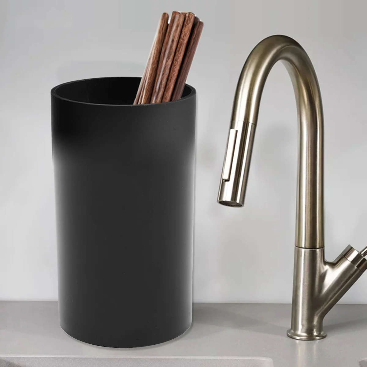 

1Pcs Kitchen Organizer Plastic Cutlery Holder with Drain Holes Flatware Storage Silverware Holder Utensil Container Black Size L