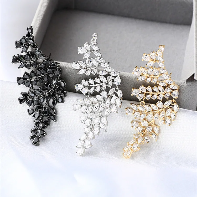 

Женские серьги New Leaf с микроинкрустацией цирконом 2024.