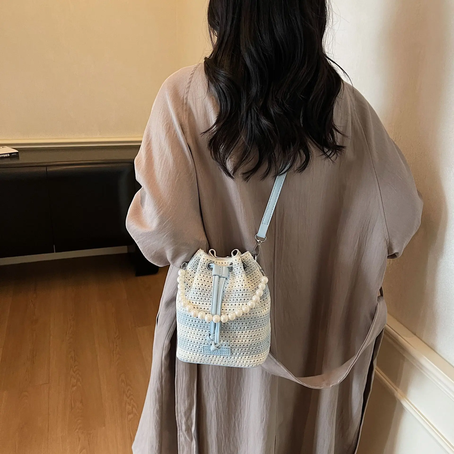 

2025 Autumn New! Women's Woven Drawstring Bucket Bag - Beach Leisure Vacation Style, Trendy Shoulder & Messenger Bag