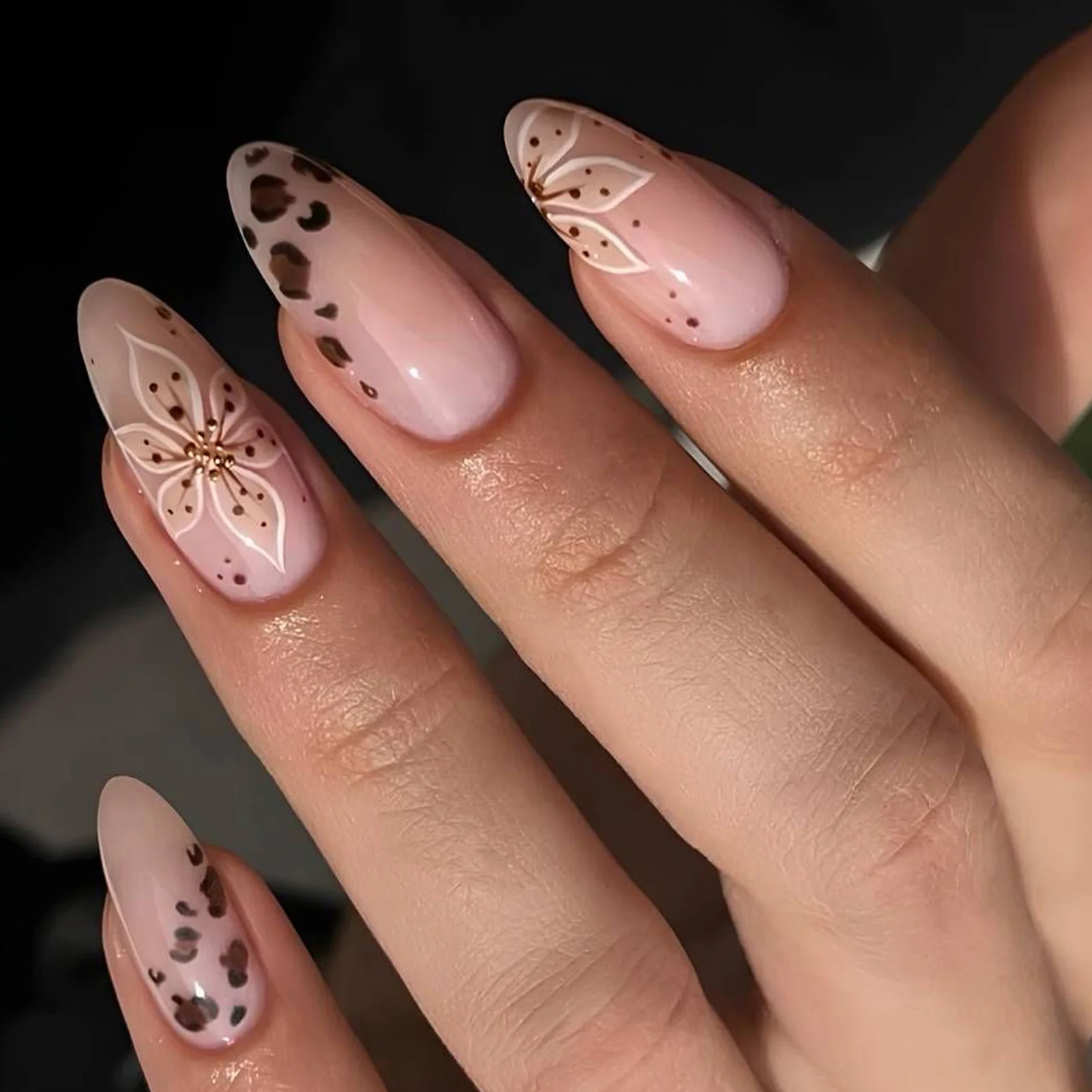 24Pcs Almond Fake Nails Leopard Printed Reusable Press on Nails Full Cover Acrylic False Nails Patch for Women DIY Manicure Art