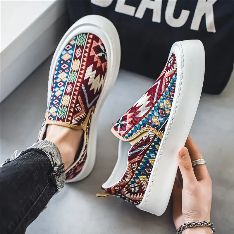 Men Shoes Breathable Canvas Shoes Men  Vulcanize Shoes Classic Fashion Embroidery Male Canvas Shoes Lightweight Sneakers ﻿