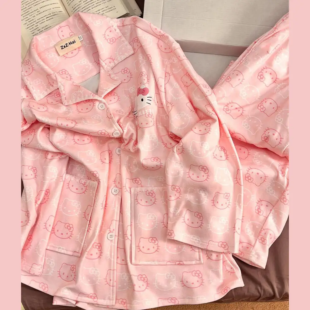 ชุดนอนผ้าฟลีซลายการ์ตูนซานริโอ้ ฤดูใบไม้ร่วง ฤดูหนาว น่ารัก ลายเฮลโลคิตตี้ ชุดนอนผ้าพลัฌสำหรับผู้หญิง ชุดนอนหนานุ่ม อุ่นสบายสำหรับสาวๆ