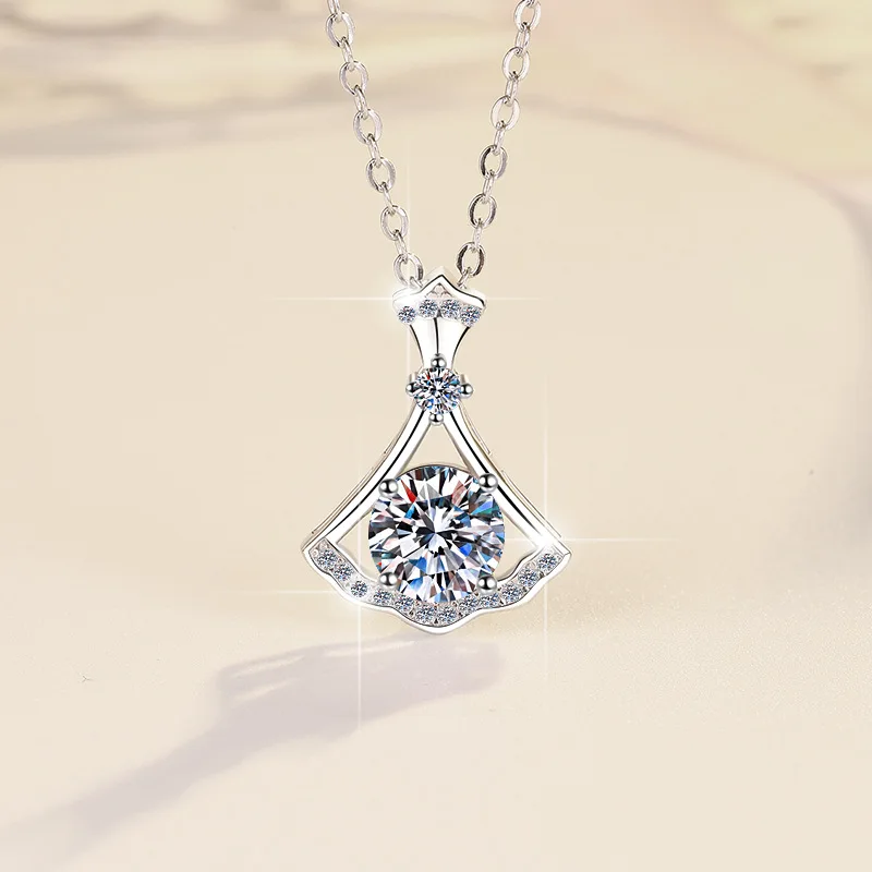 Little Dress Fashion Clavicle Chain Women's 1CT Moissanite PT950 Platinum - Sweet dress style, 1CT brilliance, confession gift