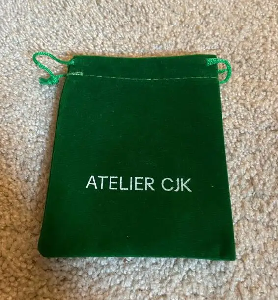 

500 Pieces 10x12cm Small Green Velvet Bags + 100 pieces 30x40cm Large Green Velvet Bags Screen Printed With White Logo