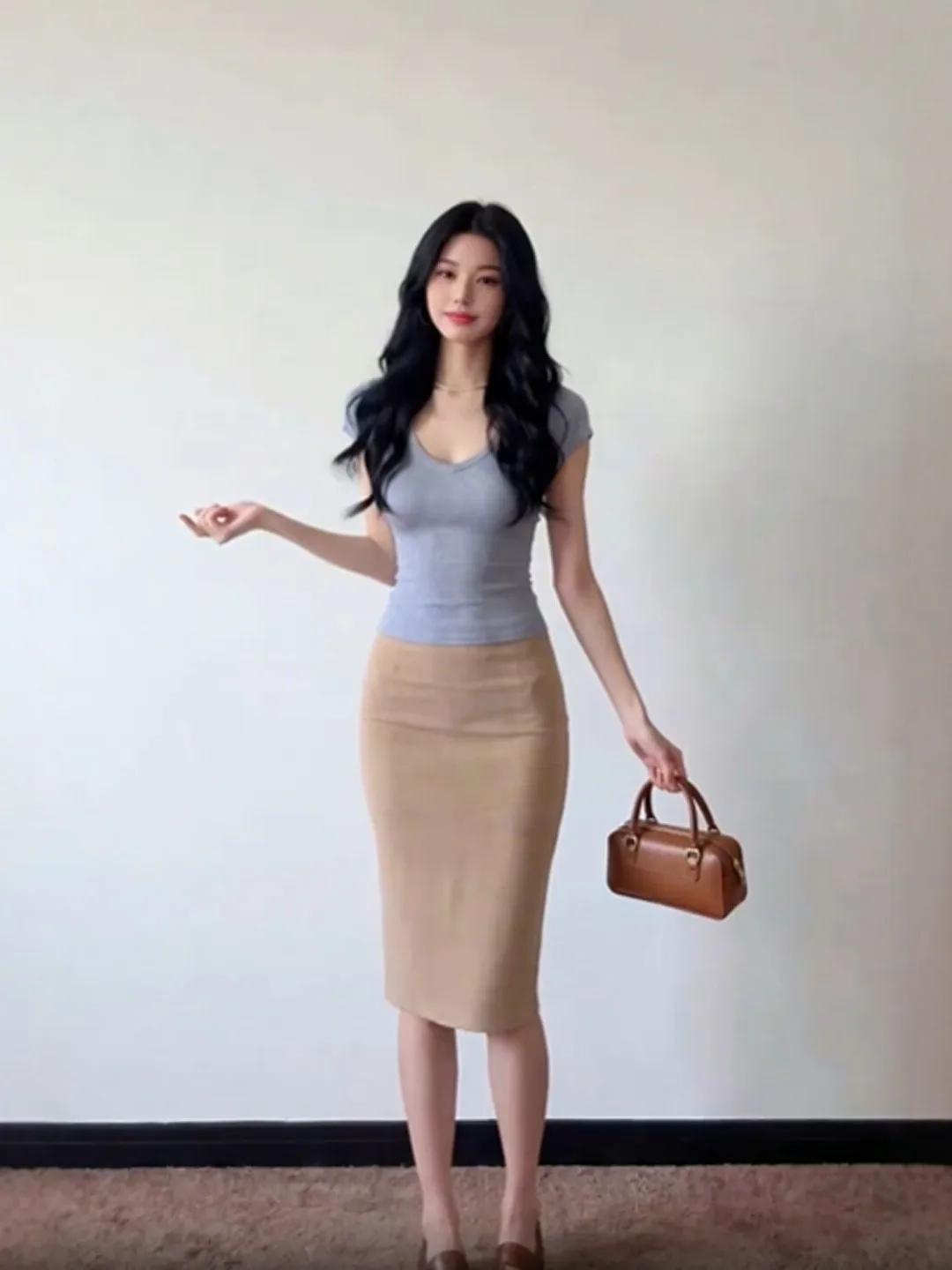 

Retro Fashion V-neck Two-piece Set Bodycon Skirt And Top Comfortable Breathable Summer Outfit for Women 18-25 Years Old