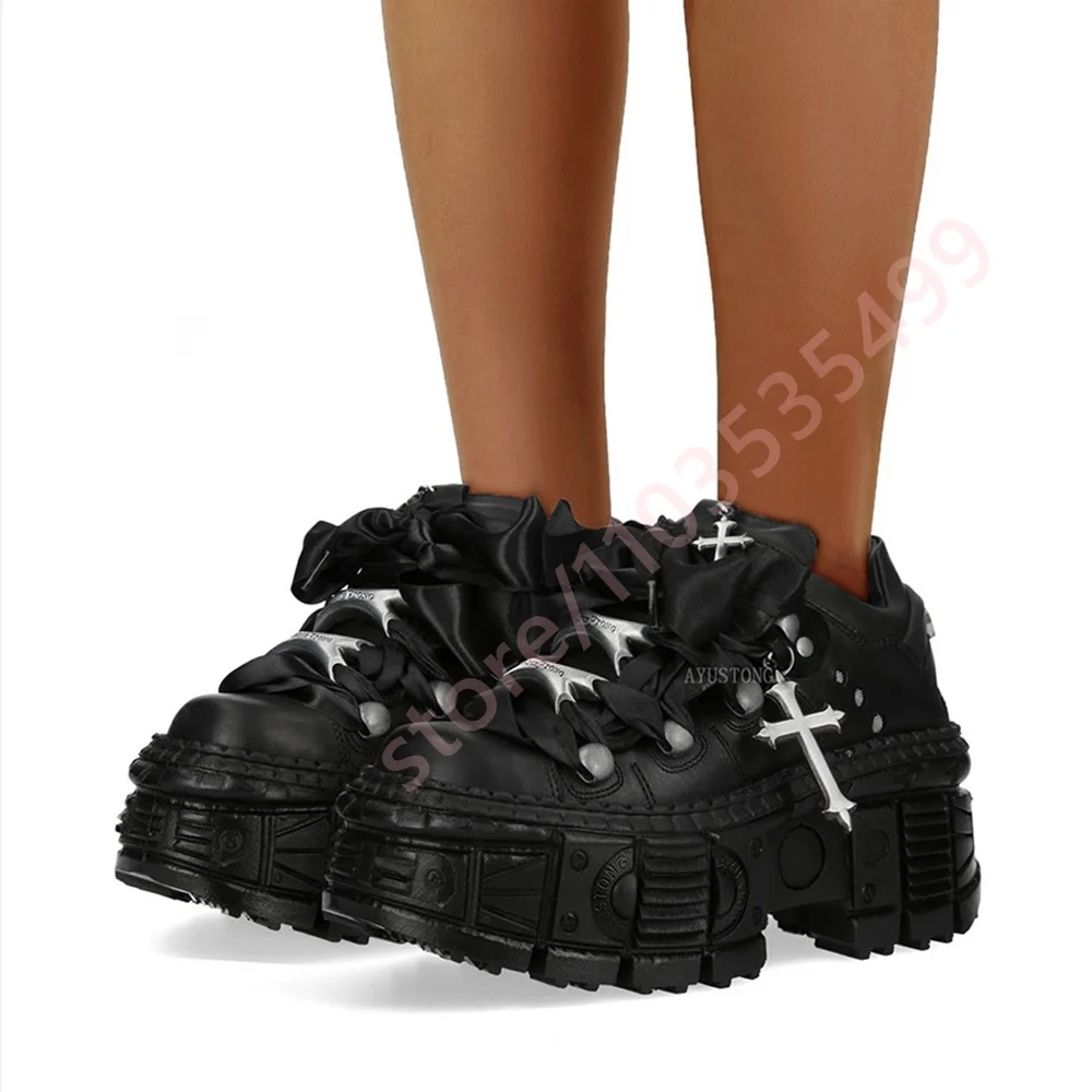 

Массивные панк-металлические ботинки с заклепками до щиколотки, новинка 2026 года, в стиле стрит-рок Y2K, мотоциклетные, черные, модные, размеры 35-45, спортивные повседневные на шнуровке