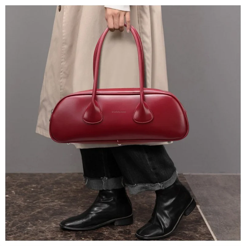 

Женская сумка через плечо известного дизайнера: элегантная кожаная сумка-мессенджер в классической модной роскошной бренде