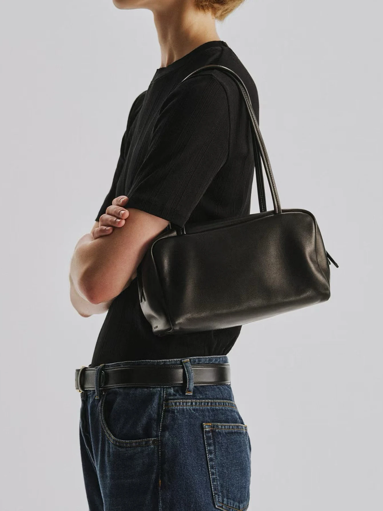 2026 Modische Neue Hochwertige Textur Oberste Schicht Schafsleder Minimalistische Retro Bowling-Tasche Leichter Luxus Boston Weiche Leder-Kissen-Tasche – Detail 11
