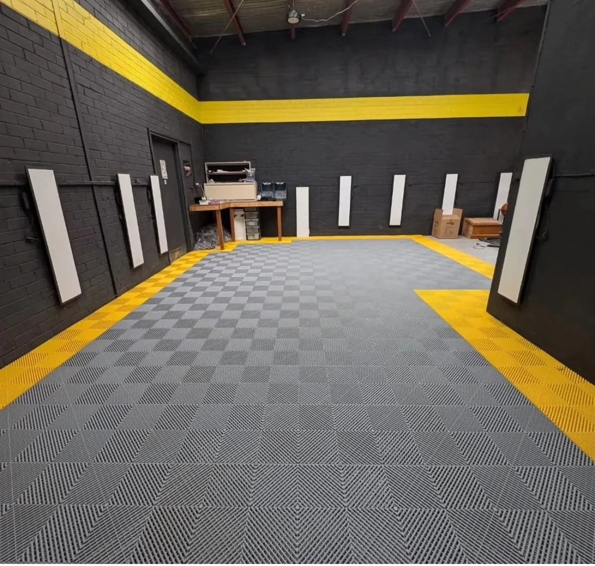 Eco-Friendly Garage Plastic Floor Mat Interlock Click Vinyl Indoor Tiles Spc Flooring Sport Area Floor Covering