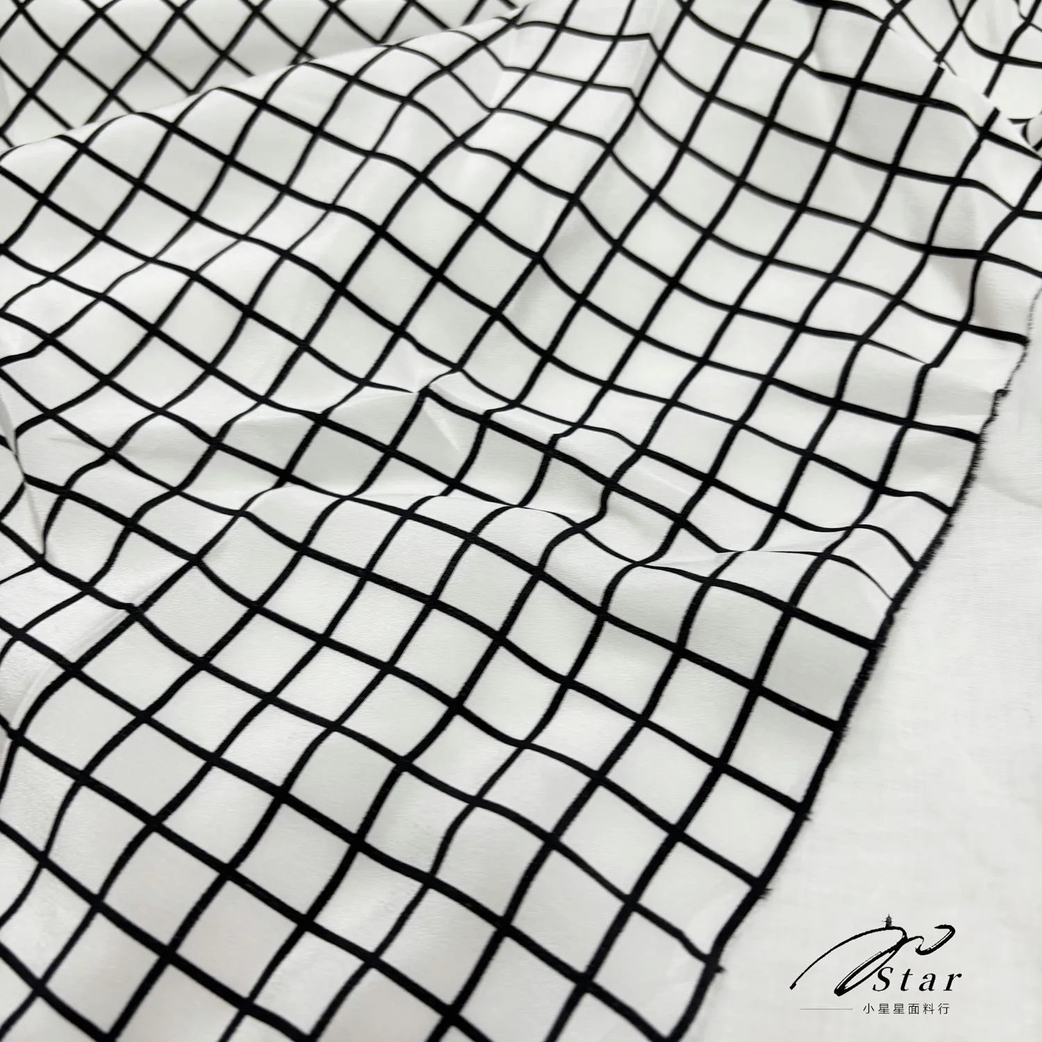 20 Momme White Black Plaid Silk Crepe De Chine Cloth Shirt Matte Silkworm Silk Satin Fabric Spring and Summer