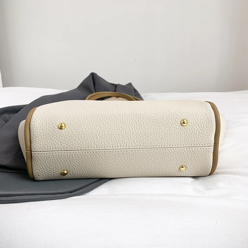 حقيبة حمل فريدة من نوعها للترفيه والأعمال للنساء مع سعة كبيرة جمالية بسيطة ولون خالص