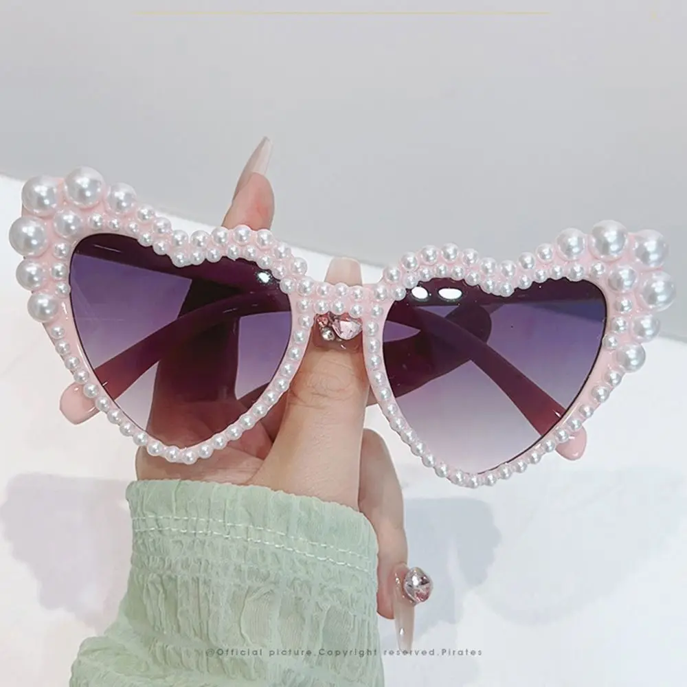 Retro Heart-shaped Imitation Pearl Frame Sunglasses Y2K 90s Cat Eye Eyewear UV400 Beach Party Sun Glasses for Women & Men