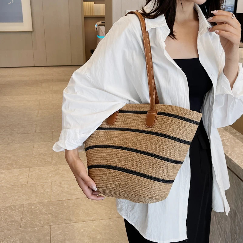 New Fashion Grass Woven Women\'s Bag 2024 Summer New Large Capacity Striped Single Item Versatile Women\'s Fashion Beach Bag