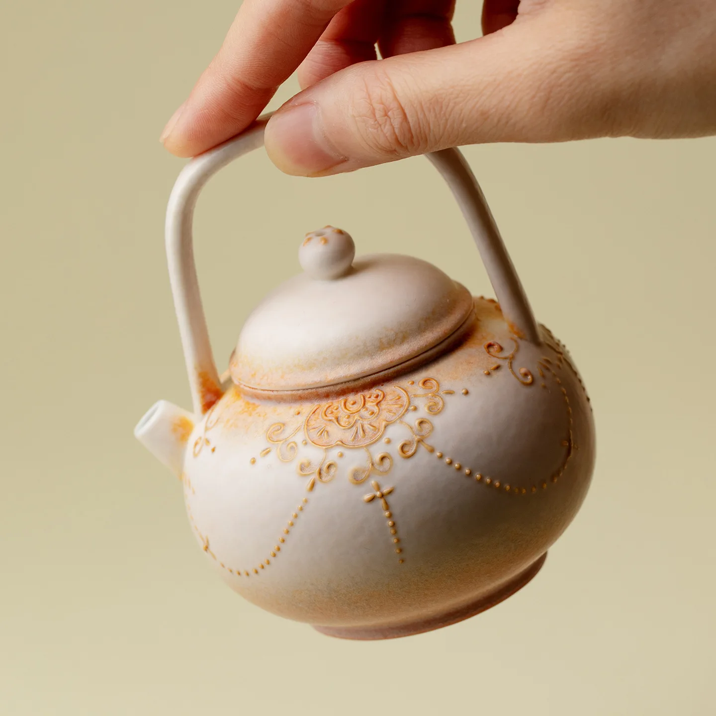Inno Kiyomatsu Arita Ware Hand-Painted Scroll Curtain Bead Handle Teapot Kiln Change Orange Retro Creative Pot Exquisite Tea