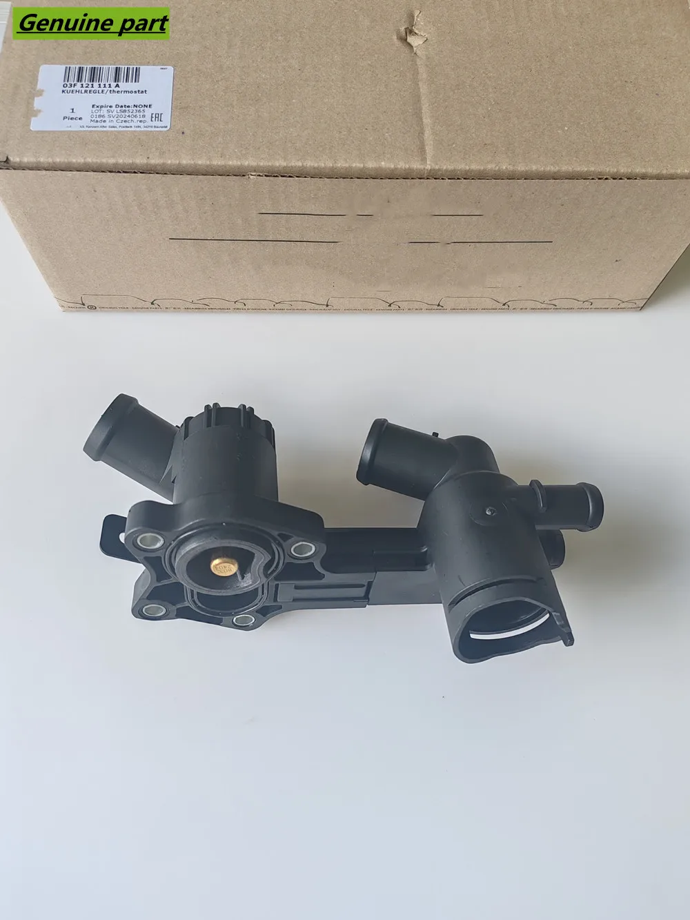 

Оригинальный корпус регулятора охлаждающей жидкости OEM с термостатом 80 ° C 03F 121 111 A / 03F121026B / 03F121111A для сиденья VW AUDI SKODA