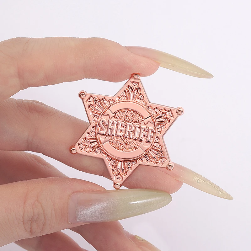 الكرتون شريف نائب جوائز المينا دبوس الفضاء الحارس خمر مسدس ستار الشرف بروش شارة التلبيب مجوهرات هدايا للأصدقاء