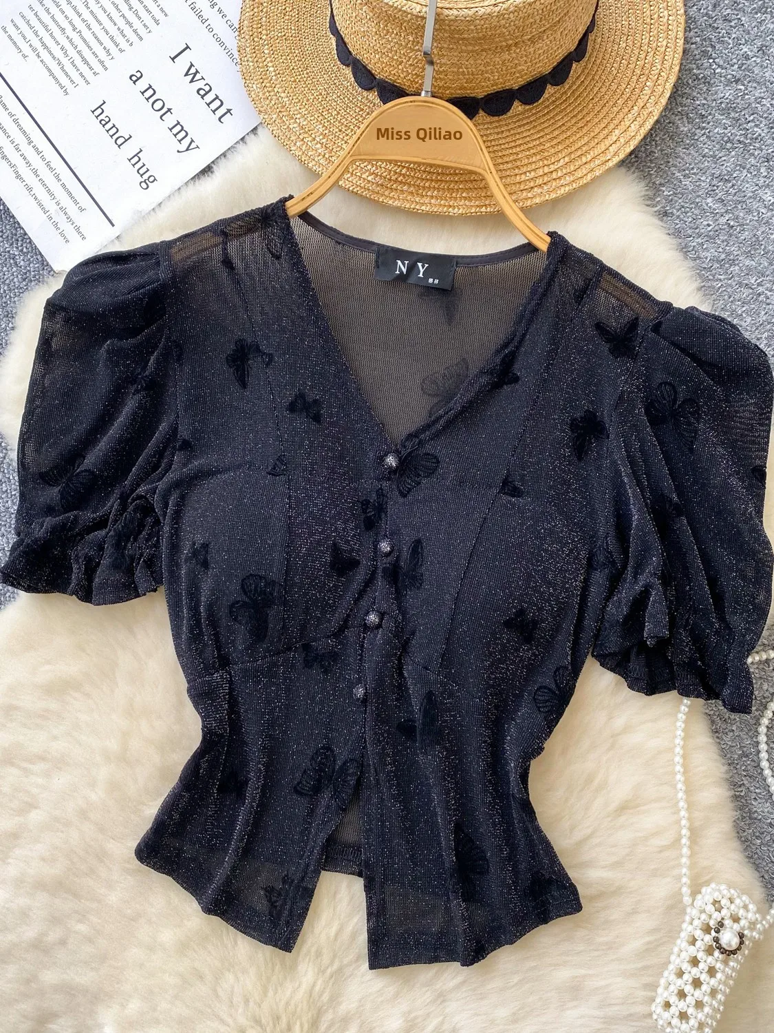 

Retro Print ort Sve Women's irt Inteated Chest Pad Thin Design Beautiful Top Trendy Korean Sle Casual Wear