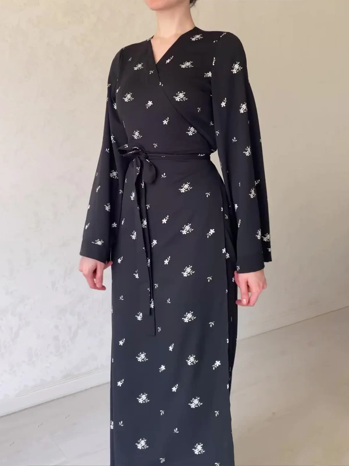 Casual Puff Sleeve O-neck Muslim Dress Abayas for Women Fashion Long Sleeve Party Long Dresses Solid Islamic Kaftan with Belt