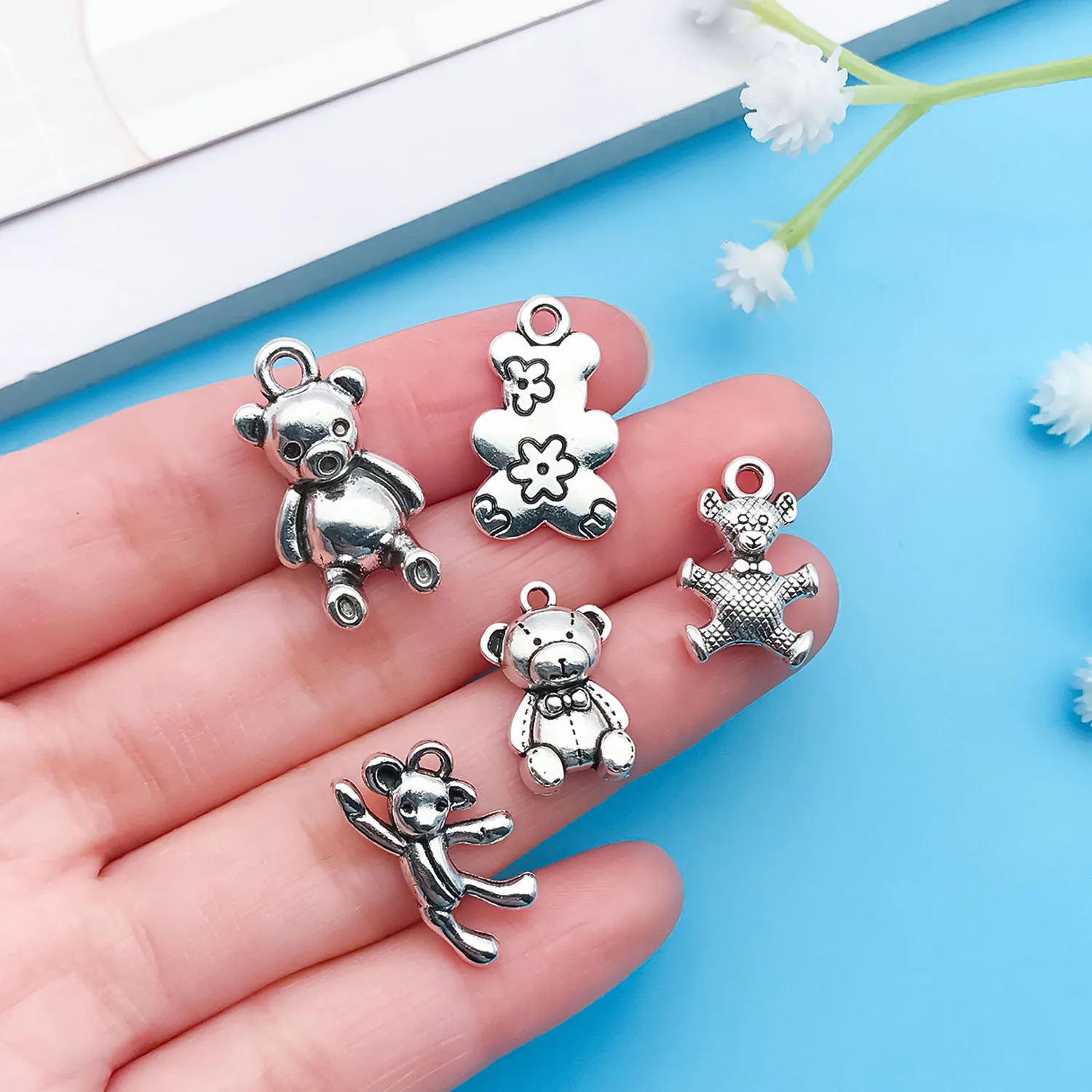 Mix 20Pcs Multiple Styles Antique Silvery Bear Paw Charms Lovely Bears Pendants For DIY Jewelry Making  Accessories