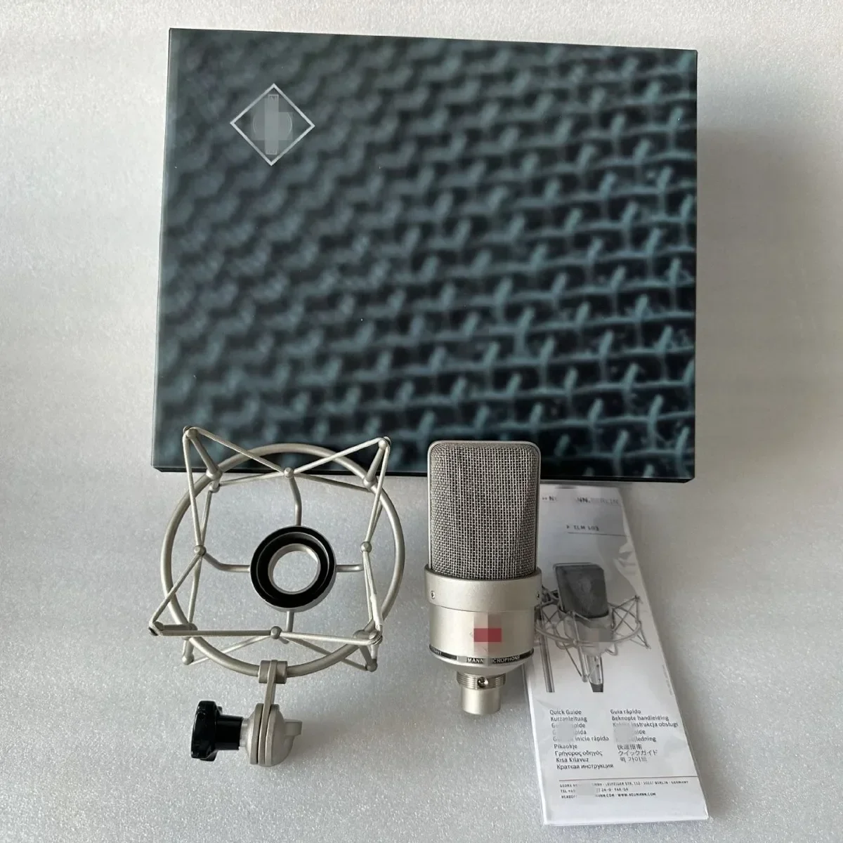 Professional wired condenser microphone live streaming host live recording studio computer, home set black microphone