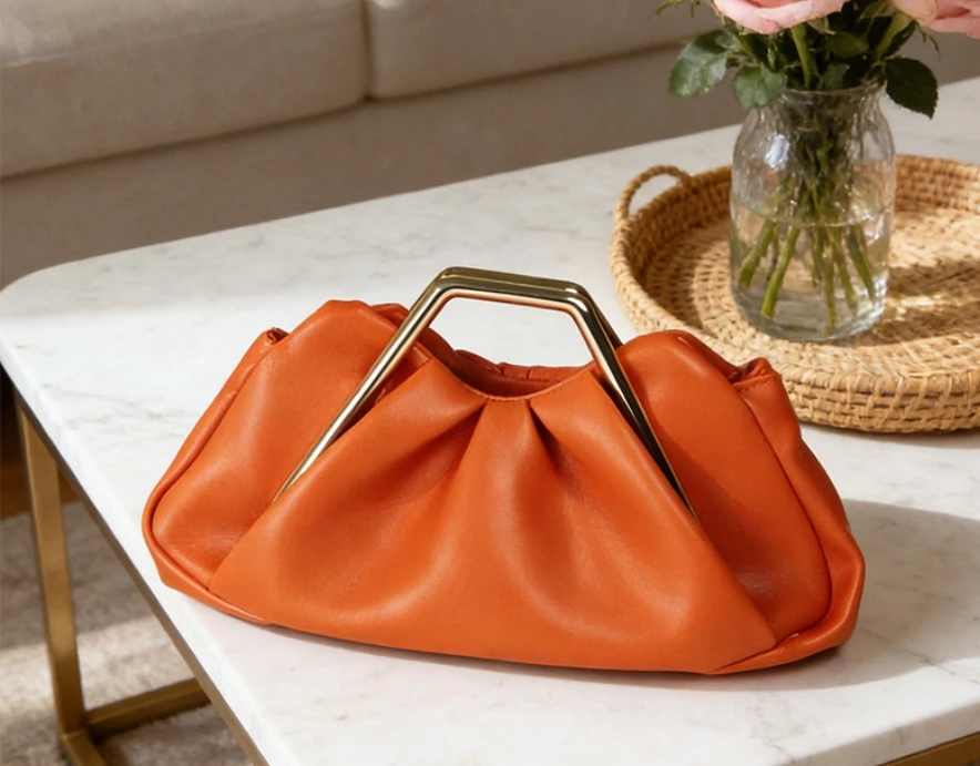 

Уникальная модная сумка-кроссбоди для женщин, бестселлер, кожаная сумка через плечо, стильная и шикарная сумка-тоут, также может использоваться как стильная сумка для подгузников.