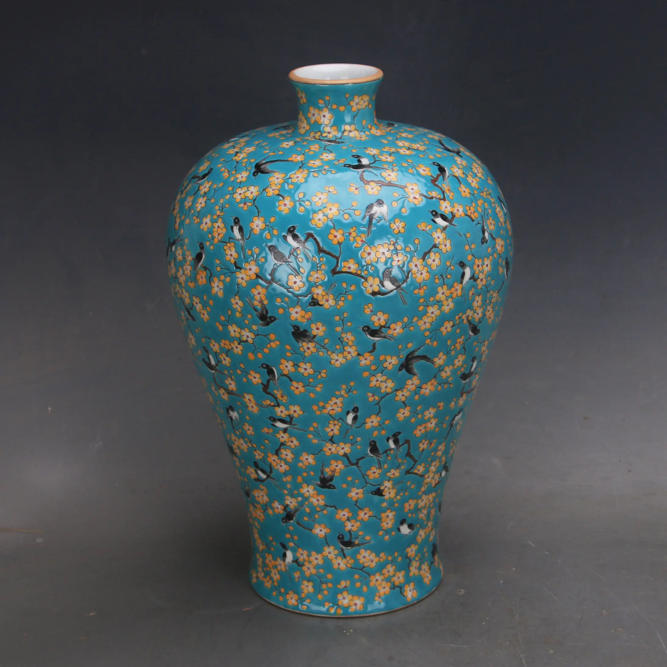 Qing Qianlong Style Famille Rose Hand Painted Green Ground Plum Blossom Five Blessings Meiping Vase Home Decor Collectible