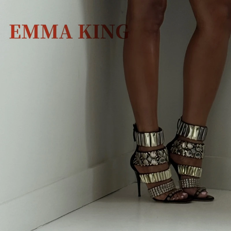 أسود مزين الكاحل حزام الصنادل الصيف النساء المفتوحة تو خنجر صنادل طراز جلاديتور موضة حجر الراين فستان الحفلات أحذية 44