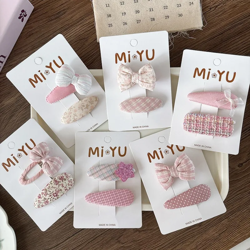 

Sweet Pink Fabric Bow Hair Clips for Kids Stuffed 3D Floral Design Versatile Side Bangs Barrettes for Little Girl Hair Accessory