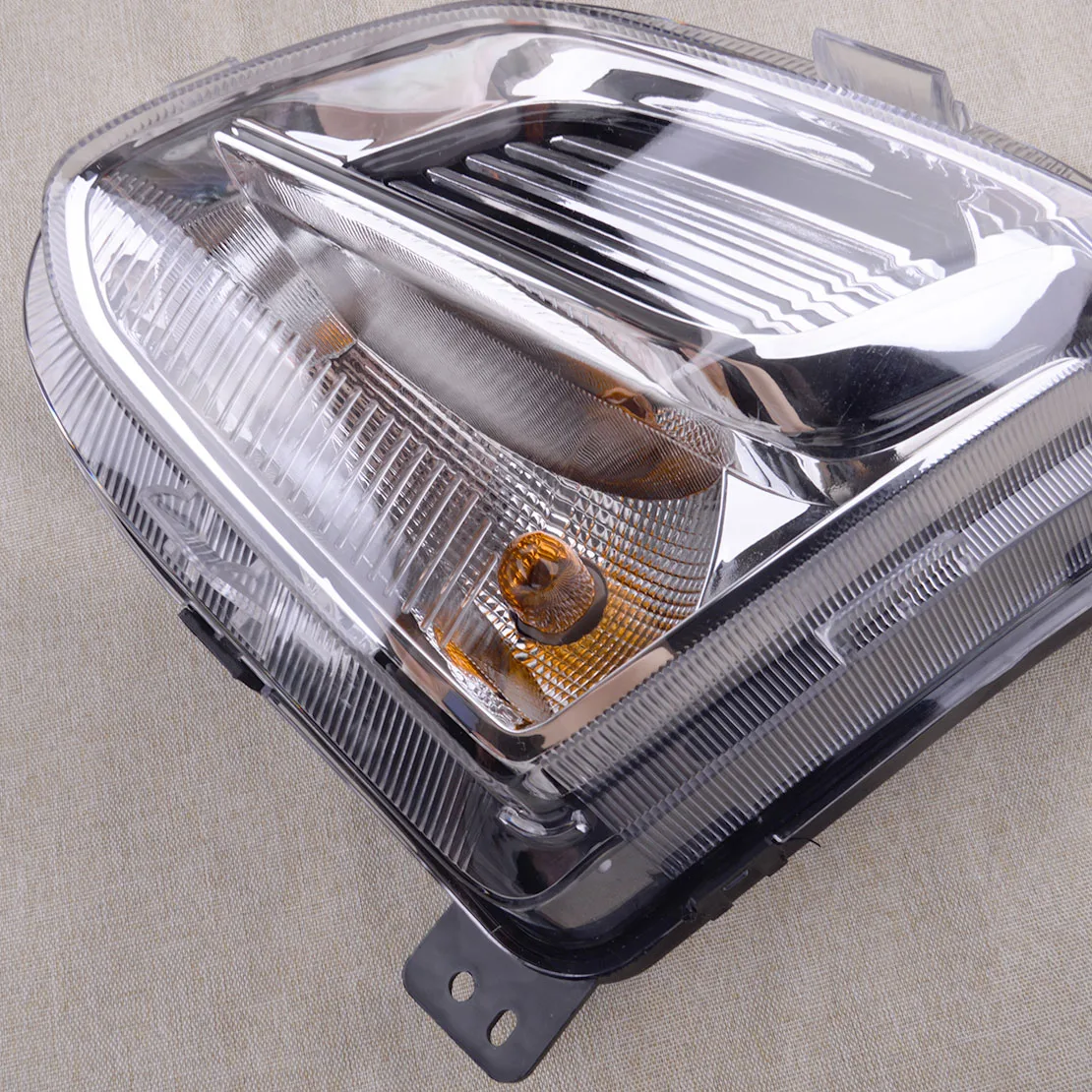 84226245 Samochodowa przednia lewa lampa halogenowa przeciwmgielna 12V pasująca do Chevrolet Equinox 2018-2020