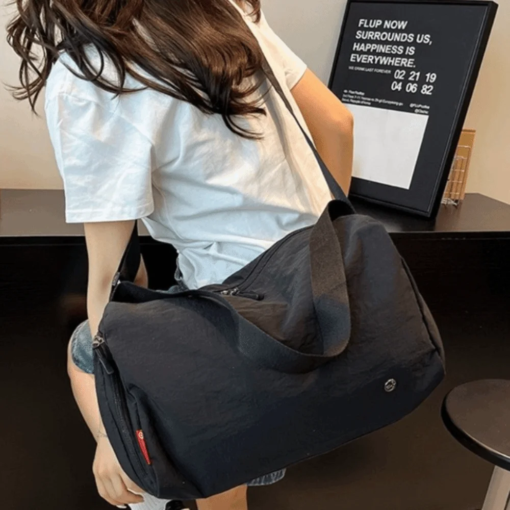 

Stylish Korean Sports Fitness Bag Large Capacity Versatile Travel Luggage Bag Zipper Cross Body Yoga Satchel Bag Unisex