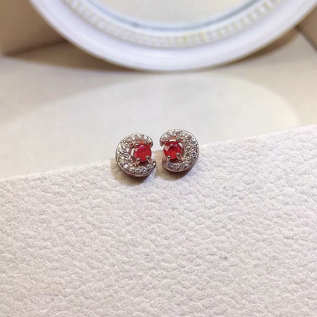 أقراط فضية صغيرة على شكل قمر مرصعة بالأحجار الكريمة 3 مللي متر 100% أقراط من الفضة الياقوت الطبيعي الصلبة 925 أقراط روبي الفضية