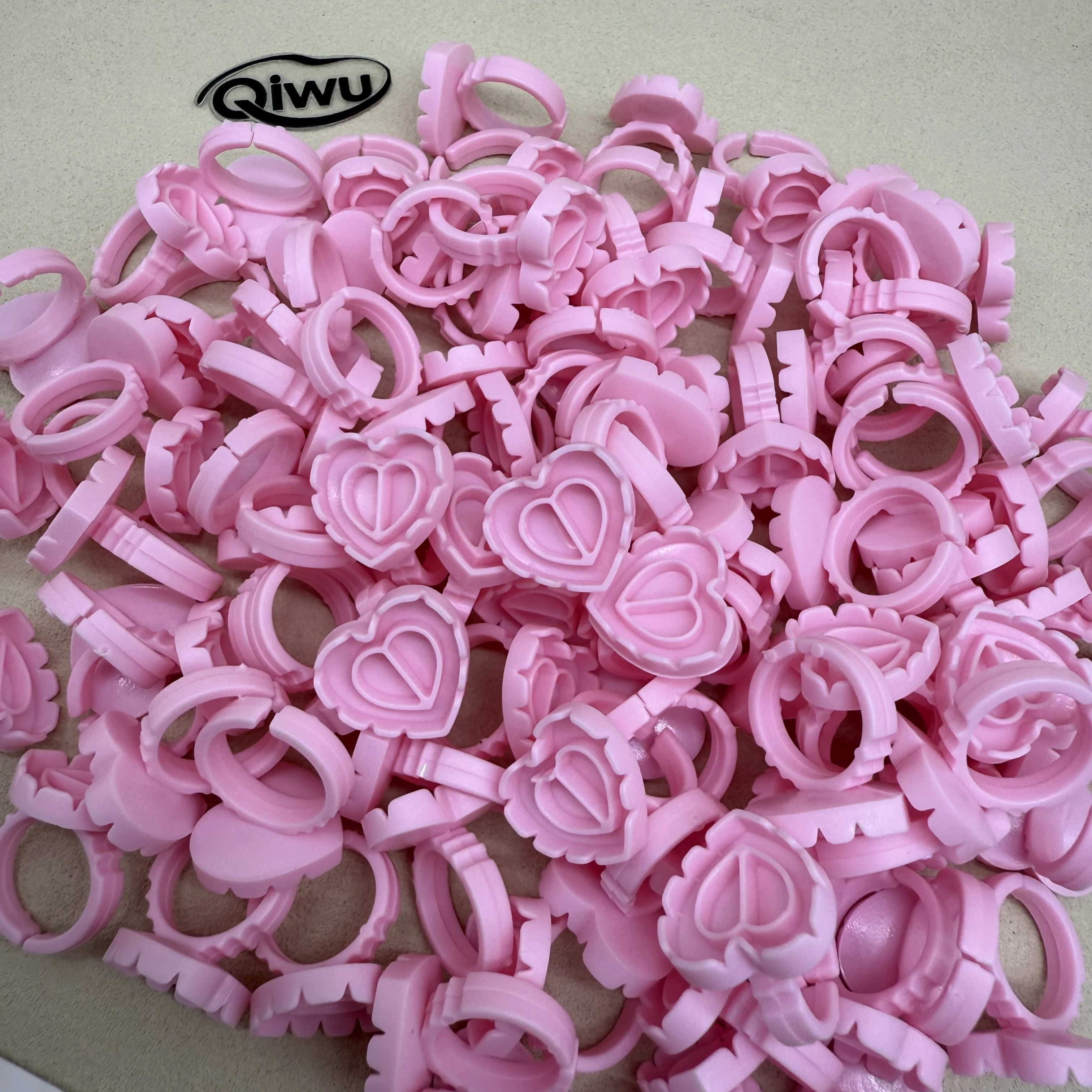 100 pz Usa E Getta Colla Per Ciglia Anello Titolare Tazza a forma di Cuore di Plastica Pigmento Del Tatuaggio Titolare Pallet Eye Lash Estensione Strumento di Trucco