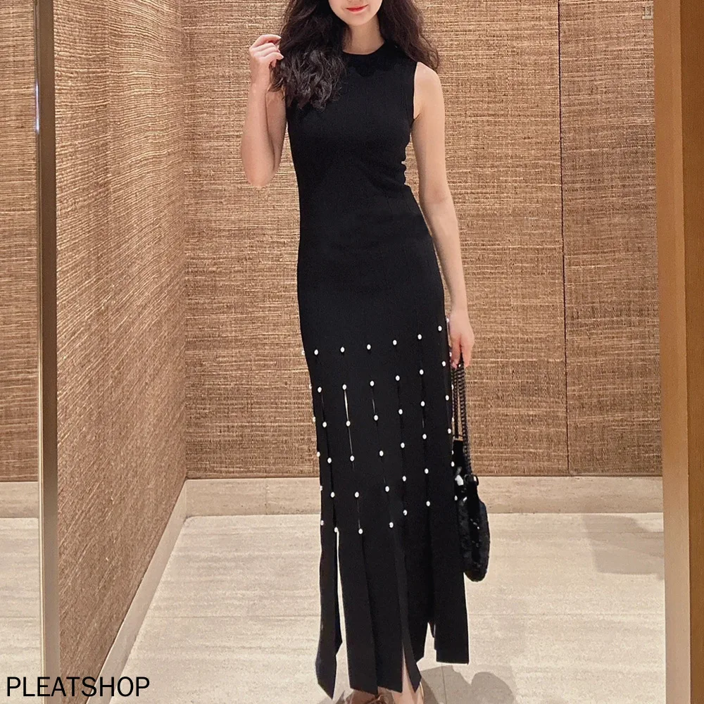 

2025 New Summer French Fashion Temperament Fringe Edge Pearl Waist Sleeveless Knitted Black Dress Women