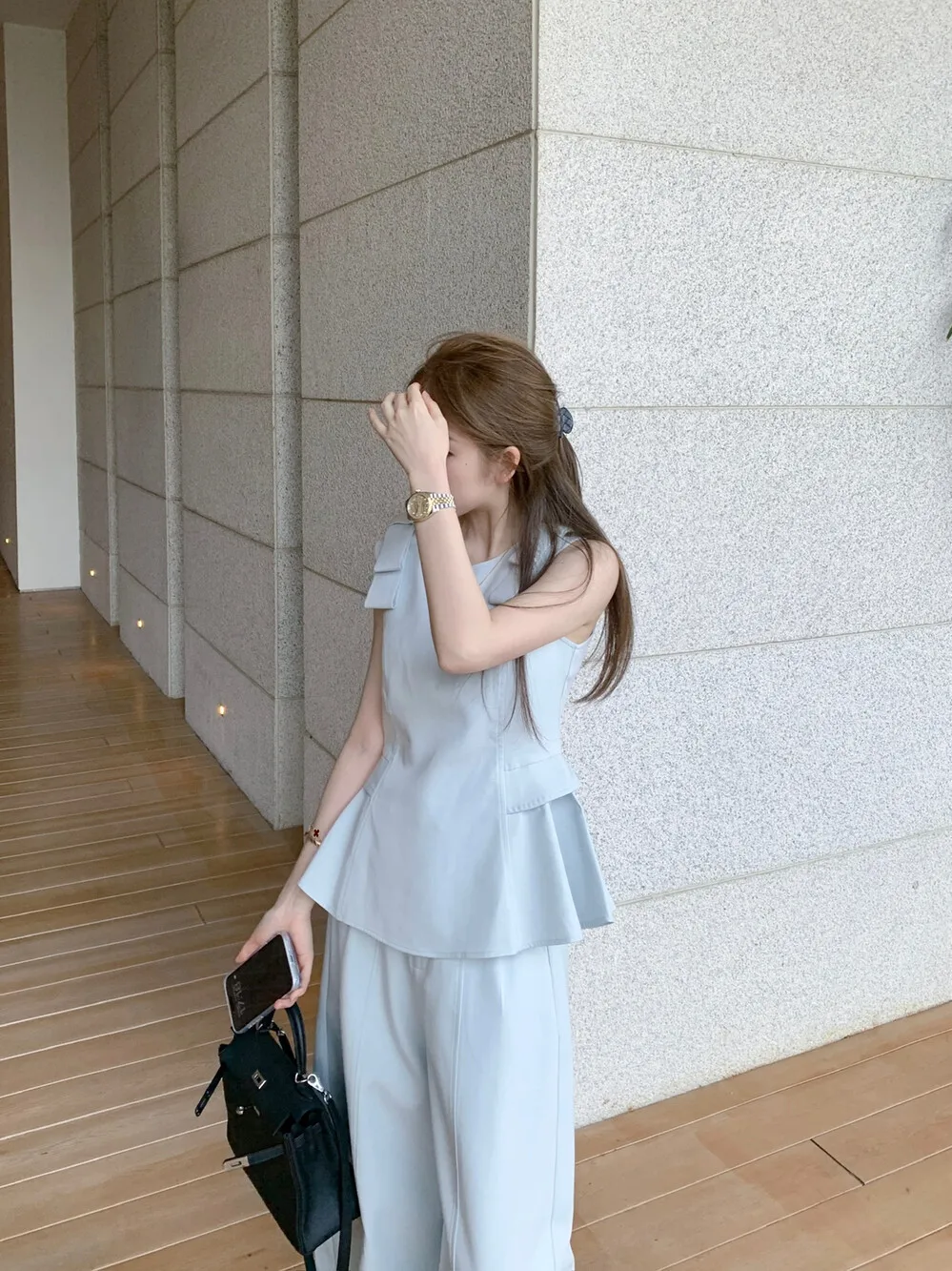 

Lilian S265047 Slim Fit SleevelessAccordion Pleat Waist Cinched Small Shirt with Brooch Commute Style Loose Fit Breathable