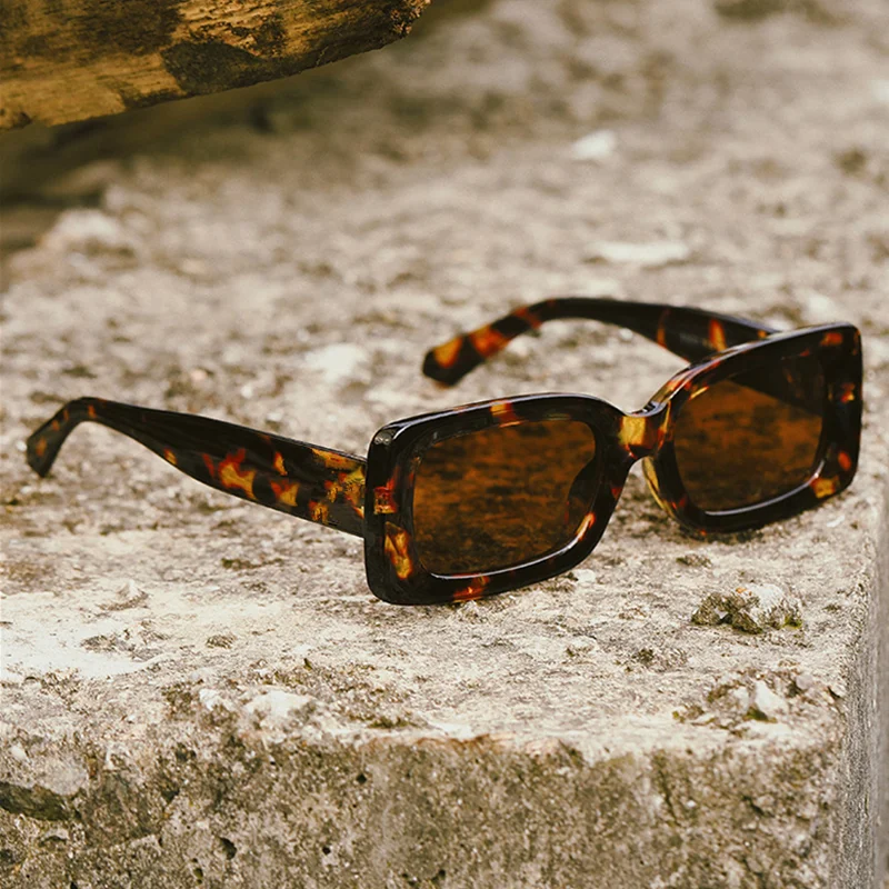 2025 New Retro Small Sunglasses Men's and Women's Fashion Trendy Vintage Popular Square Frame Rectangle Sunglasses UV Protection