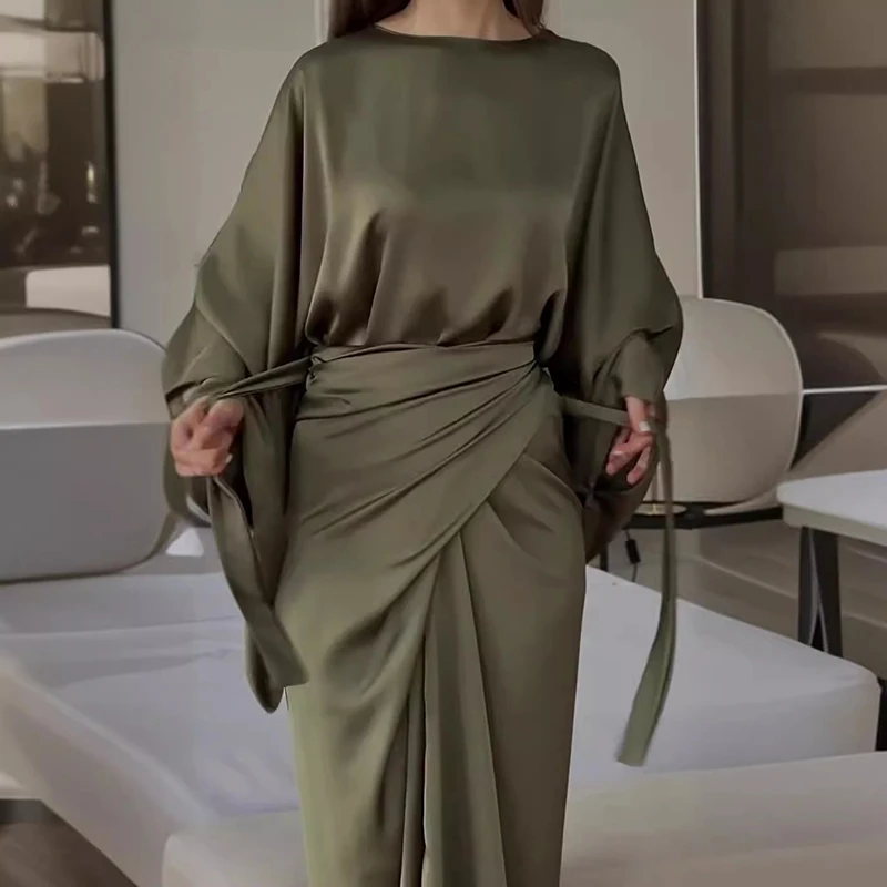 Casualowa damska sukienka z koronkowym rękawem w kształcie skrzydła nietoperza Elegancka sukienka z drapowanym szlafrokiem Jesienna prosta satynowa sukienka imprezowa w jednolitym kolorze