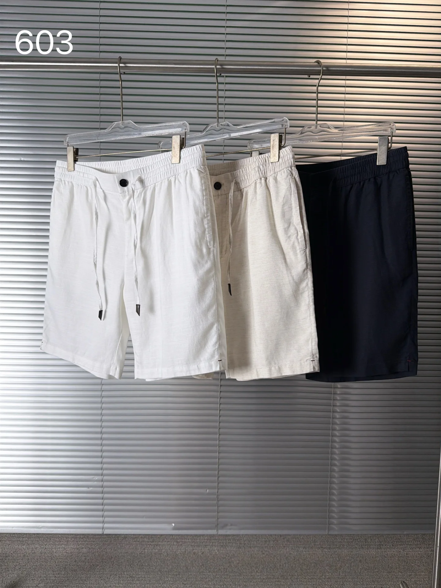 

Italian Style Men's Summer Lightweight Linen Elastic Waist Straight Leg Drawstring Shorts Classic Preppy Fashion