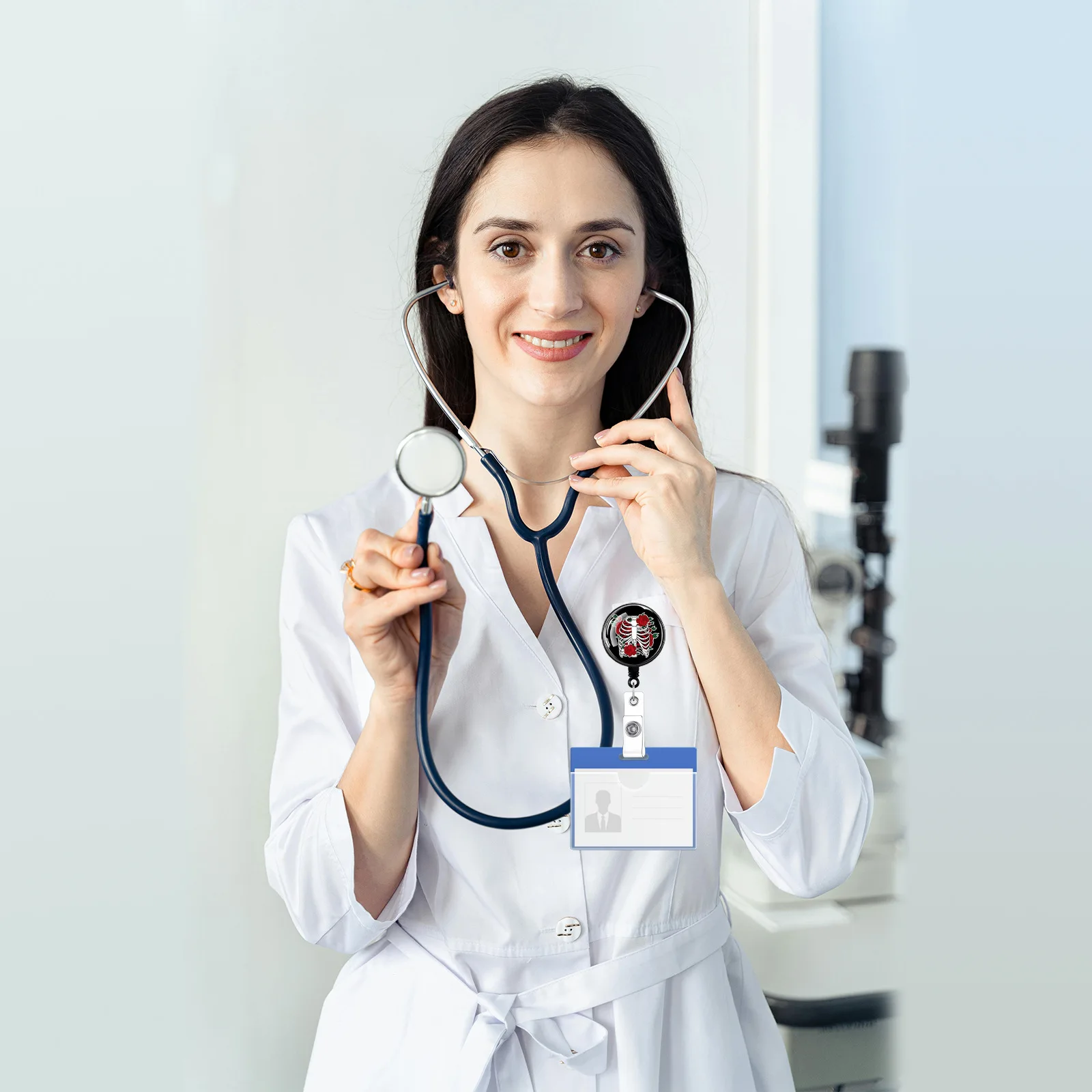 

Держатель для значка с черным черепом на Хэллоуин, мексиканский день мертвых, выдвижная катушка для значка с вращающимся зажимом типа «крокодил», медицинский