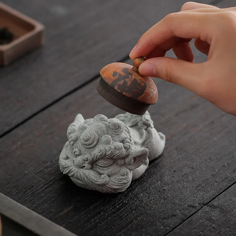 Creative Xingshi Cute Lying Tea Ornaments Tea Pet Ornaments National Tide Lion Dance Cover Pen Holder Pen Holder Fish Tank Lands