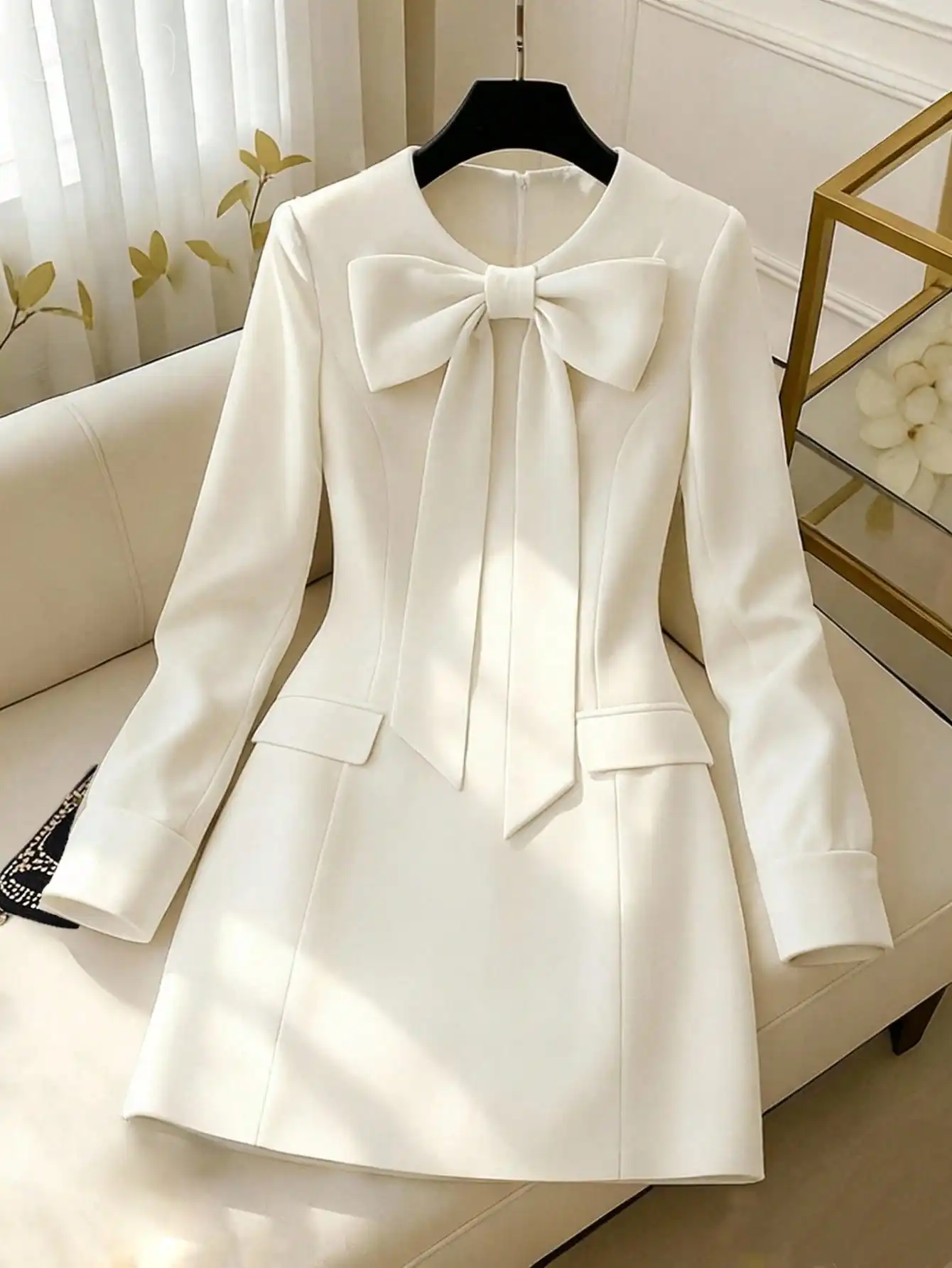 

Elegant White Bowknot Long Sleeve A-Line Dress with Round Neck