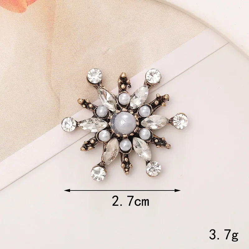 Vintage Flower Glass Rhinestone Gems Accessory DIY Clothing Shoes Hairpins Button Brooch Gift Box Charms Craft Supplies