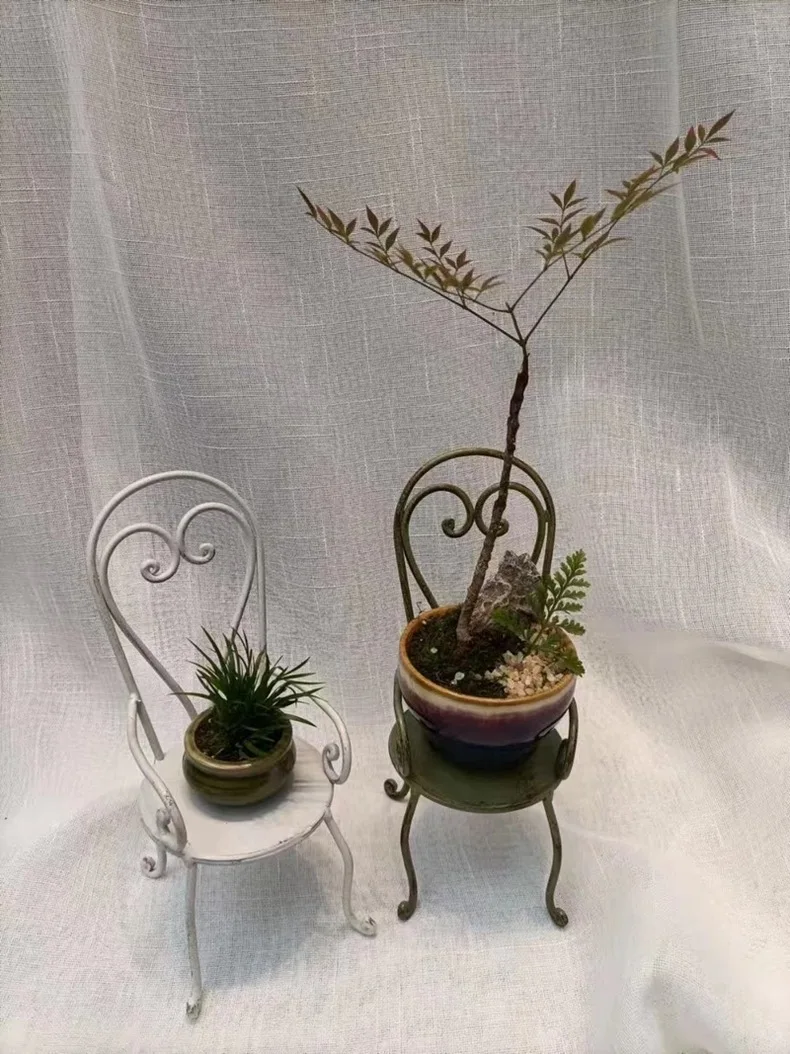 Vintage Metal Chair Plant Stand, Garden Decorative Mini Chair, White and Green, 7.9 inch Height