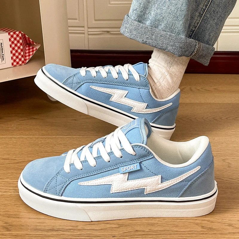 

2026 New Autumn and Winter Men Casual Shoes Outdoor Breathable Light Footwear Fashion Anti slip Sneakers Solid Colour Flat Shoes